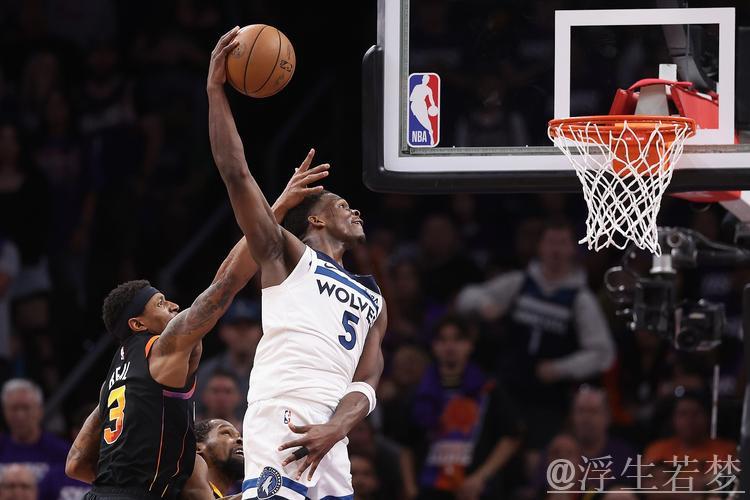 爱德华兹砍40+9 森林狼憾负太阳