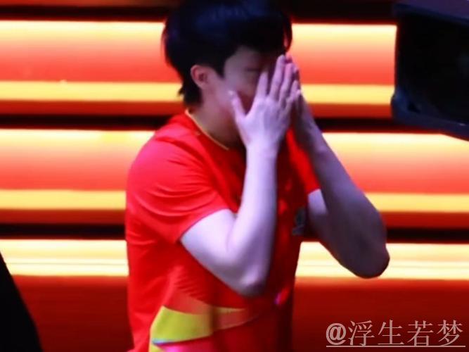 王楚钦逆转日本小将赛前豪言,其赛后痛哭扔毛巾 王楚钦逆转日本小将赛前豪言,其赛后痛哭扔毛巾